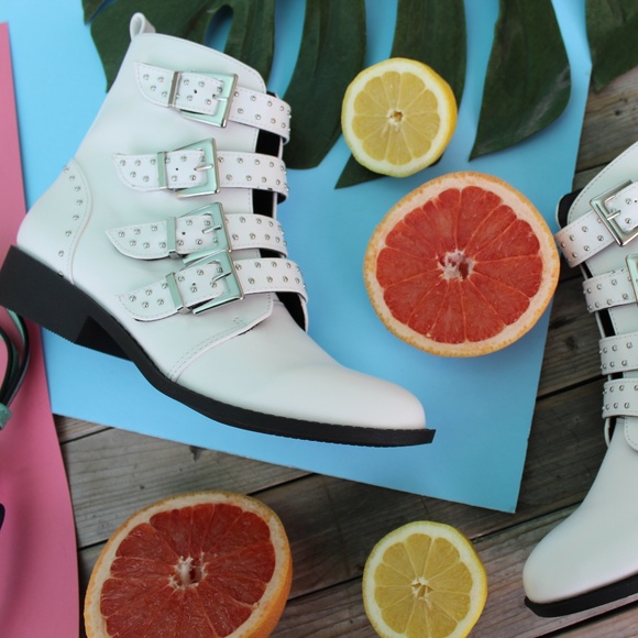 🚨LAST PAIR!//The Festival collection//Combat Boot - Picture 2 of 5